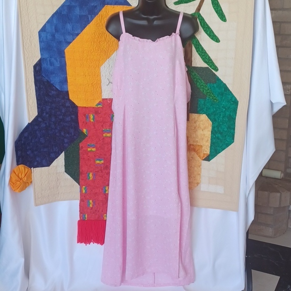 Maison Jules dress, pink w/white flowers, lined, back zip, adjustable straps